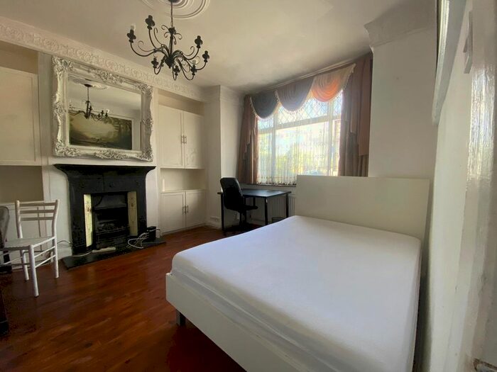 5 Bedroom Detached House To Rent In Archway Road, London, N6