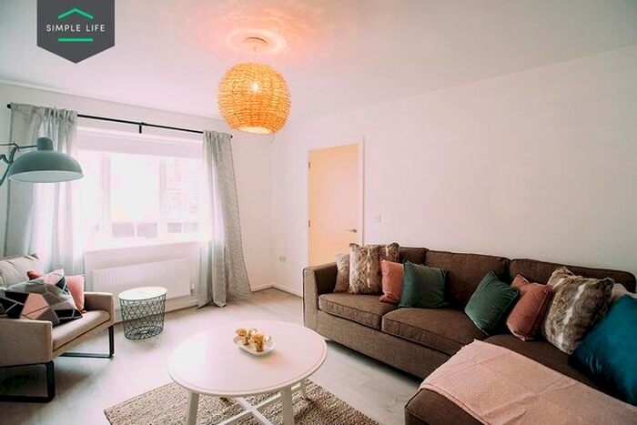 4 Bedroom Semi-Detached House To Rent In Hamilton Square, Atherton, M46