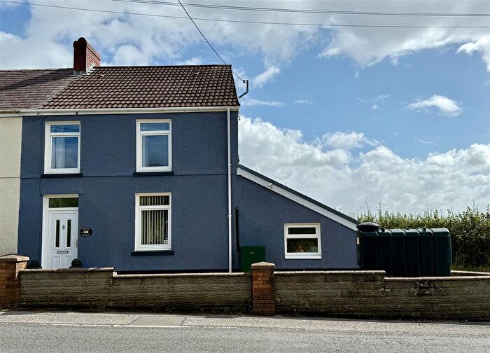 3 Bedroom Semi-Detached House For Sale In Meinciau Road, Mynyddygarreg, Kidwelly, SA17