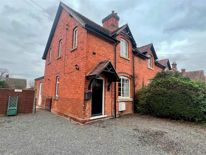 3 Bedroom Semi-Detached House To Rent In Upton Road, Powick, Worcester, WR2