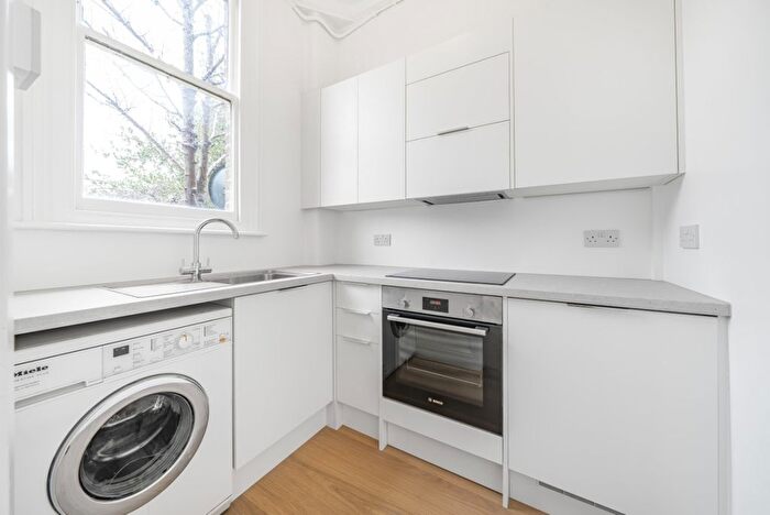1 Bedroom Flat To Rent In Ramsden Road, Balham, London, SW12