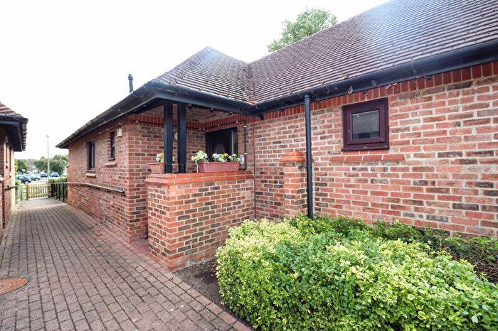 2 Bedroom Bungalow For Sale In Knowles Green, Milton Keynes, MK2