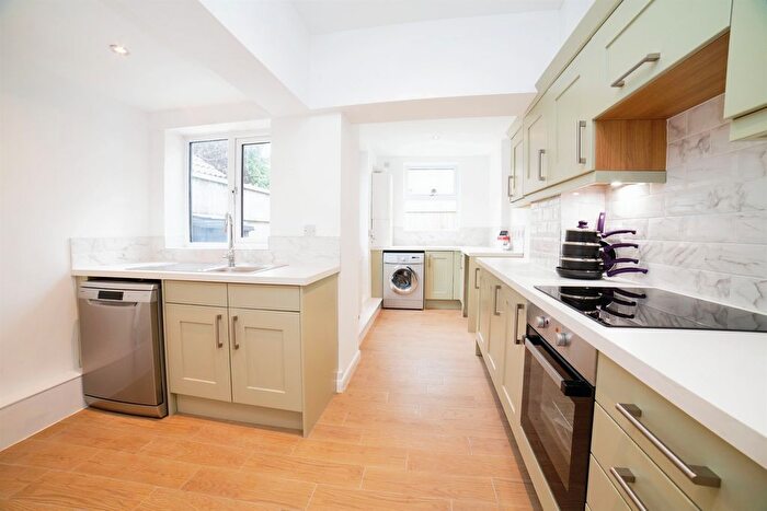 3 Bedroom Terraced House For Sale In Broxtowe Drive, Mansfield, NG18
