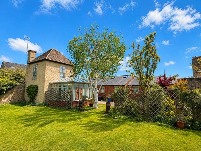3 Bedroom Detached Bungalow For Sale In Manor Gardens, Lechlade, GL7
