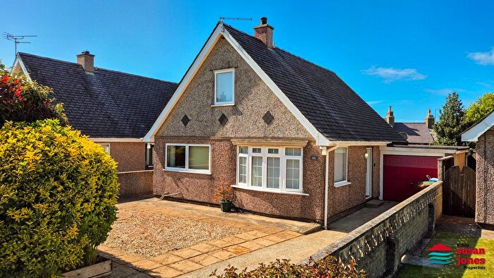 3 Bedroom Detached House For Sale In Bro Gwylwyr, Nefyn, LL53