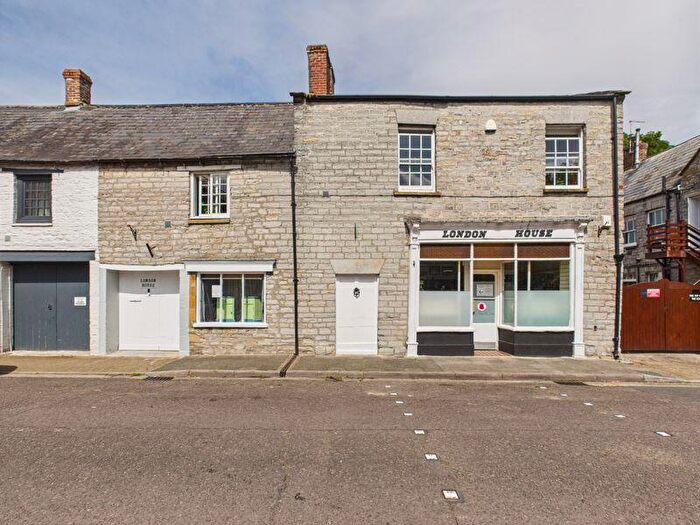 3 Bedroom End Of Terrace House For Sale In High Street, Ilchester, BA22