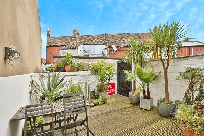 3 Bedroom End Of Terrace House For Sale In Thorpe Road, Norwich, NR1
