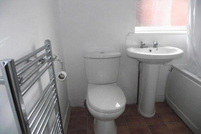 2 Bedroom Flat To Rent In Cambridge Road, St. Helens, WA10