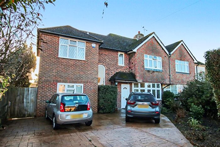 4 Bedroom Semi Detached House For Sale In Bramley Way, Ashtead, KT21