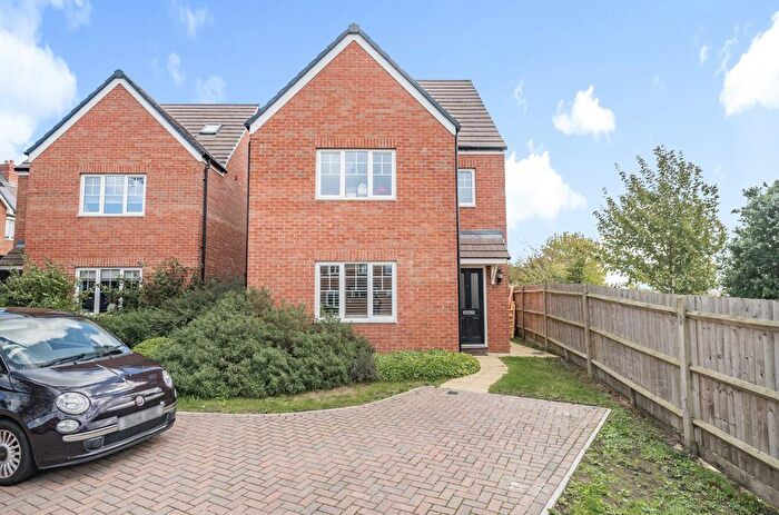 4 Bedroom Detached House For Sale In Birch Close, Maidenhead, SL6