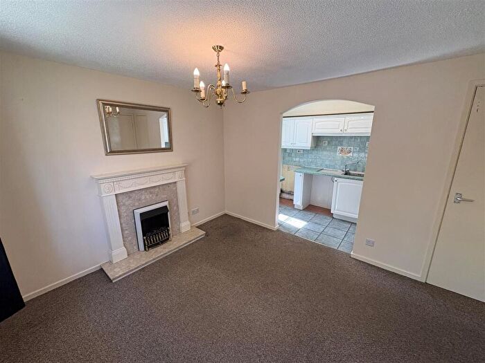 1 Bedroom Apartment For Sale In Ragees Road, Kingswinford, West Midlands, DY6