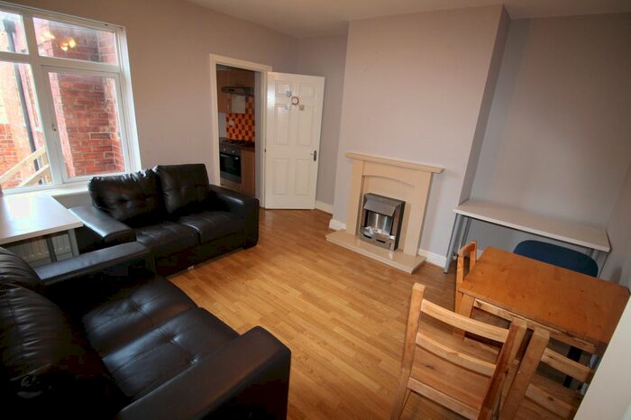 2 Bedroom Flat To Rent In Biddlestone Road, Heaton, NE6