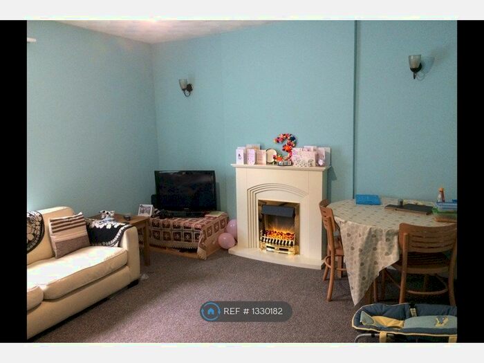 3 Bedroom Flat To Rent In Llandaff Road, Cardiff, CF11