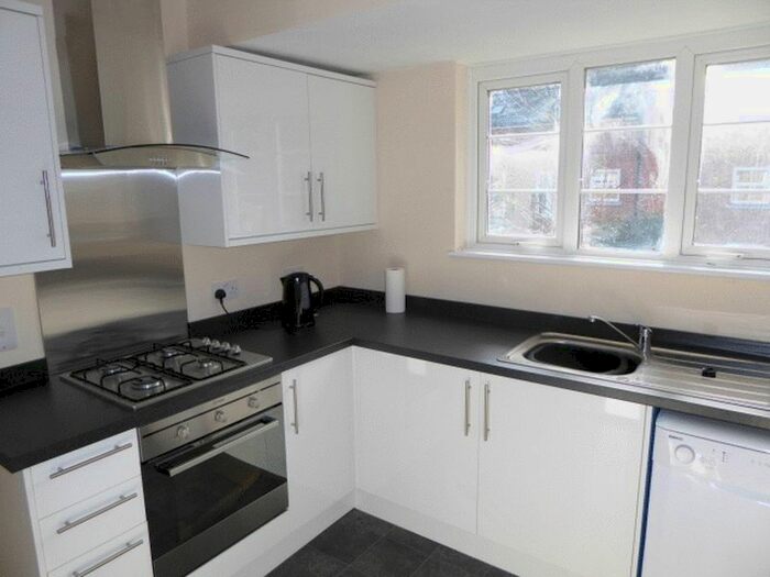 2 Bedroom Flat To Rent In Croham Road, South Croydon, CR2