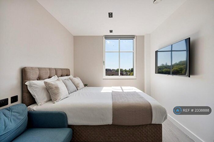 Studio To Rent In Lowlands Road, Harrow, HA1