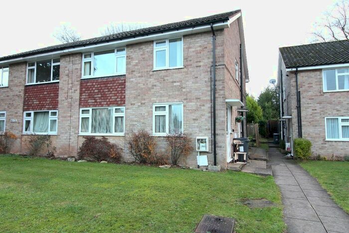 2 Bedroom Flat To Rent In Sara Close, Sutton Coldfield, B74