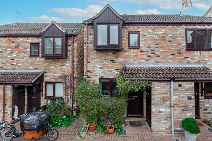 2 Bedroom Semi-Detached House For Sale In Porson Court, Cambridge, CB2