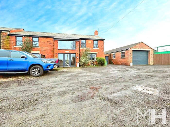 3 Bedroom Semi-Detached House For Sale In Fleetwood Road, Greenhalgh, Preston, PR4