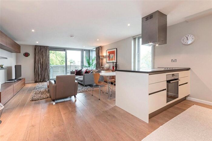 2 Bedroom Flat To Rent In Blackthorn Avenue, Islington, N7