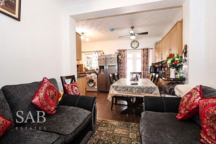 4 Bedroom Terraced House To Rent In Beaconsfield Road, Southall, UB1