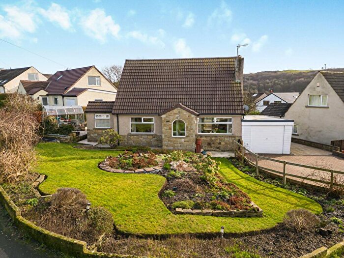 2 Bedroom Bungalow For Sale In Park Crescent, Skipton, BD23