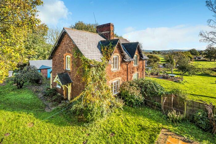 3 Bedroom Semi-Detached House For Sale In Lower Marsh Row, Exminster, EX6