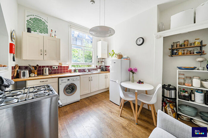 1 Bedroom Apartment For Sale In Hatchard Road, N19