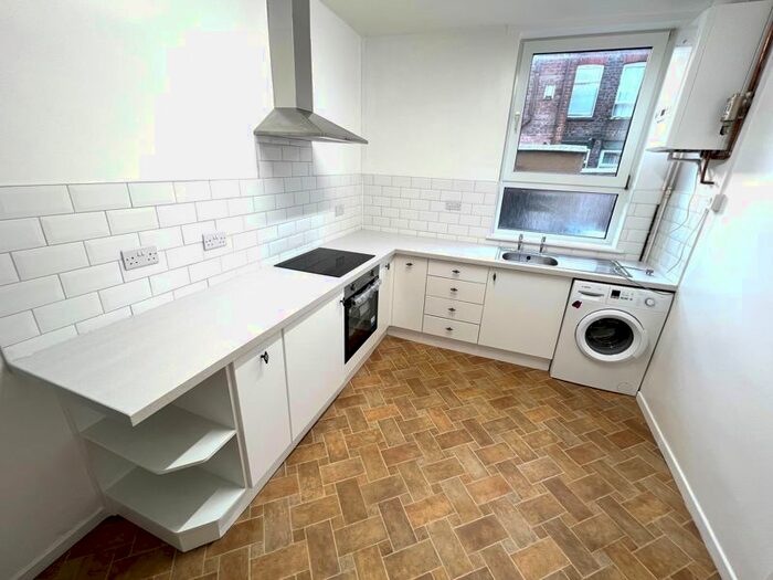 3 Bedroom Terraced House To Rent In Chandos Grove, Salford, M5
