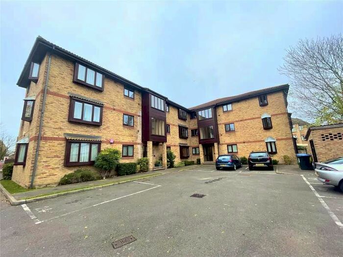 1 Bedroom Apartment To Rent In Belgravia Court, St Georges Close, Horley, Surrey, RH6