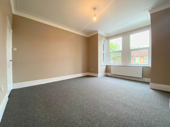 2 Bedroom Flat To Rent In Empress Avenue, Ilford, IG1