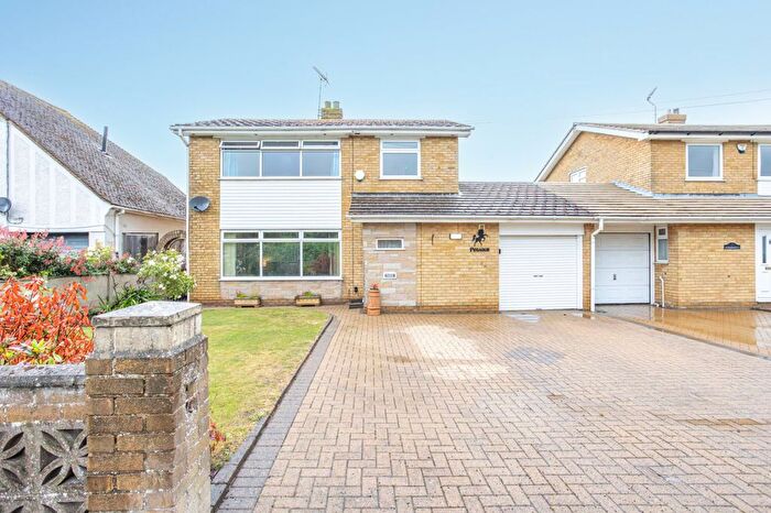 3 Bedroom Link Detached House For Sale In Bishopstone Lane, Herne Bay, Kent, CT6