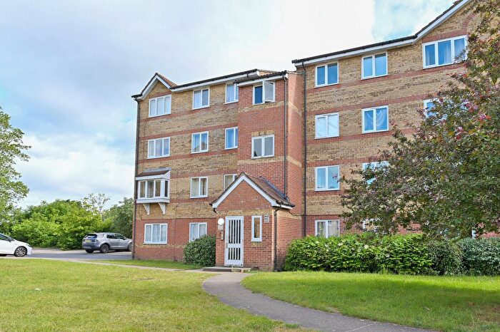 2 Bedroom Flat For Sale In Orkney House, Watford, WD18