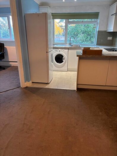 2 Bedroom Maisonette To Rent In Westland Close, Stanwell, TW19