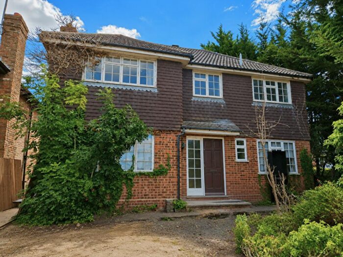4 Bedroom Detached House For Sale In Guildford, Surrey, GU4