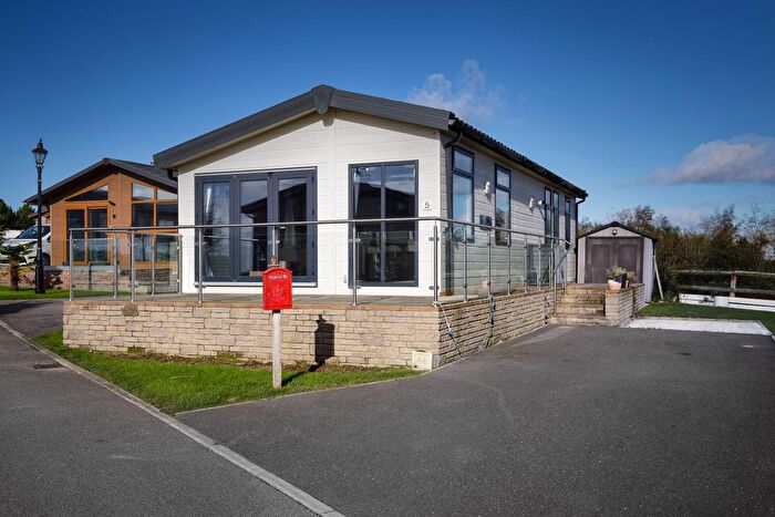 2 Bedroom Lodge For Sale In Wardleys Lane, Hambleton, Poulton-Le-Fylde, FY6