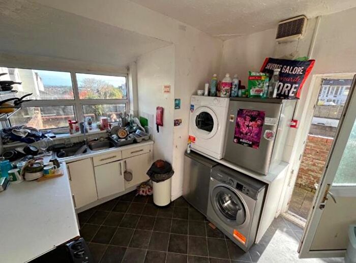 8 Bedroom Terraced House To Rent In Gloucester Road, Horfield, Bristol, BS7