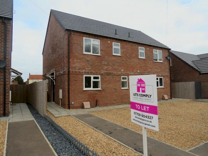 3 Bedroom Semi-Detached House To Rent In Rowsons Close, Swineshead, PE20
