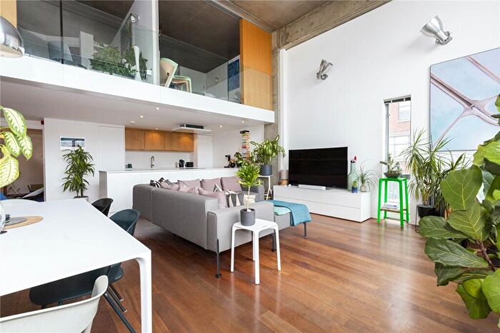 2 Bedroom Apartment To Rent In Wenlock Road, London, N1