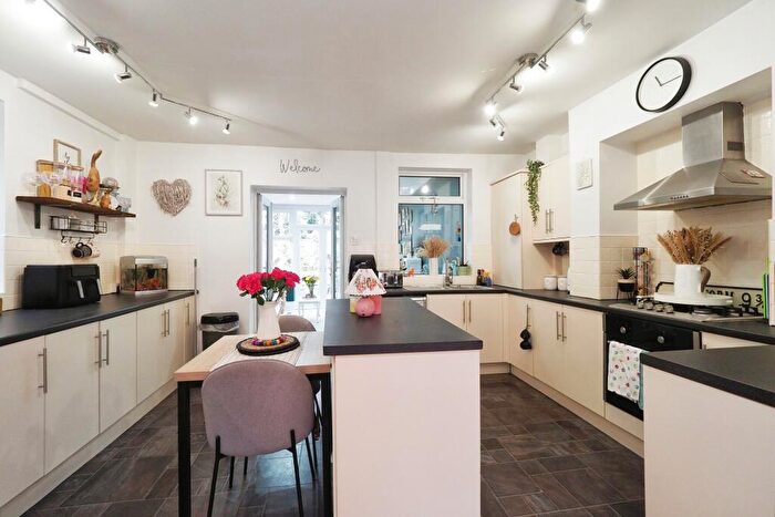 2 Bedroom Semi-Detached House For Sale In Stainforth Street, Mansfield, NG19