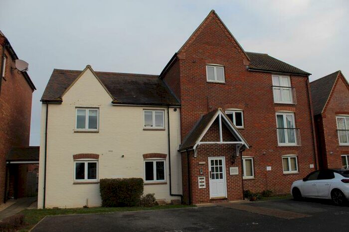 2 Bedroom Detached House To Rent In Two Bedroom Ground Floor Apartment, OX14