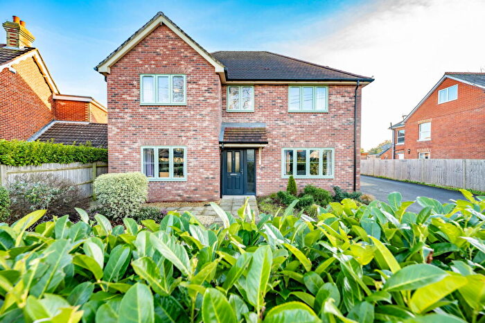 4 Bedroom Detached House To Rent In Warsash Road, Southampton, SO31