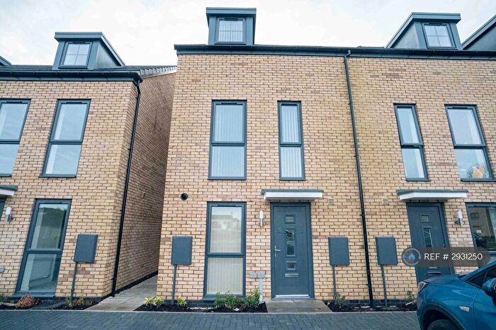3 Bedroom End Of Terrace House To Rent In Rowton Lane, Birmingham, B5