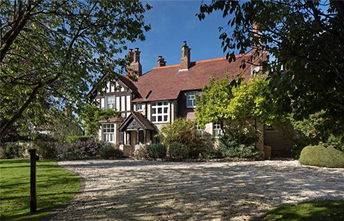 5 Bedroom Detached House For Sale In Thame Road, Piddington, Bicester, Oxfordshire, OX25
