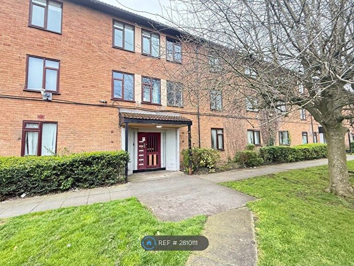 3 Bedroom Flat To Rent In Grampian Court, Liverpool, L7
