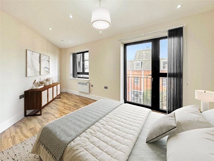 2 Bedroom Apartment To Rent In Church Street, Slough, Berkshire, SL1