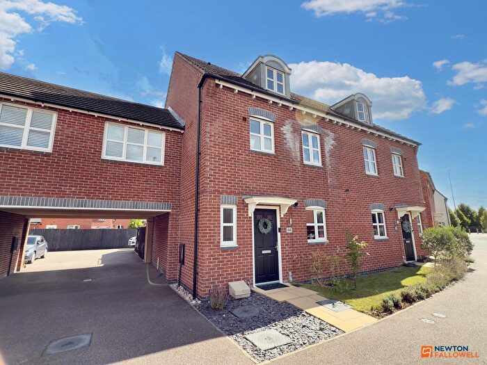 4 Bedroom Semi-Detached House For Sale In Usbourne Way, Ibstock, LE67