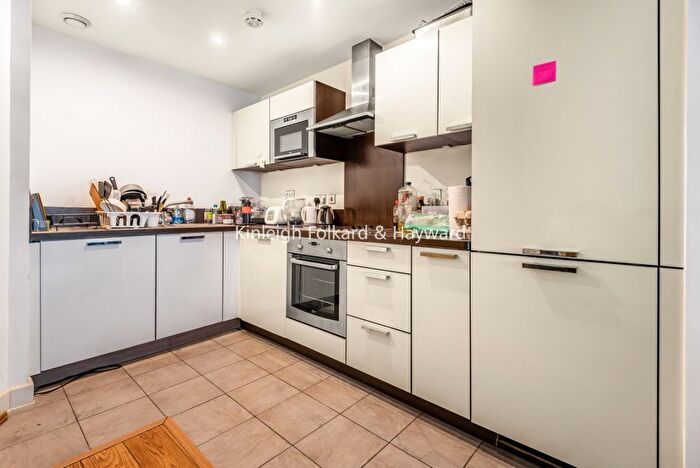 2 Bedroom Flat To Rent In Montreal House, Surrey Quays, London, SE16