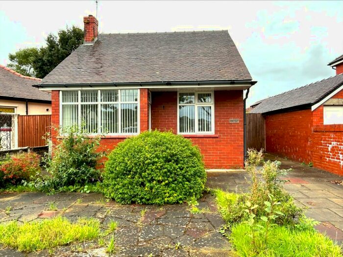 2 Bedroom Detached Bungalow To Rent In Larkfield Lane, Southport, PR9