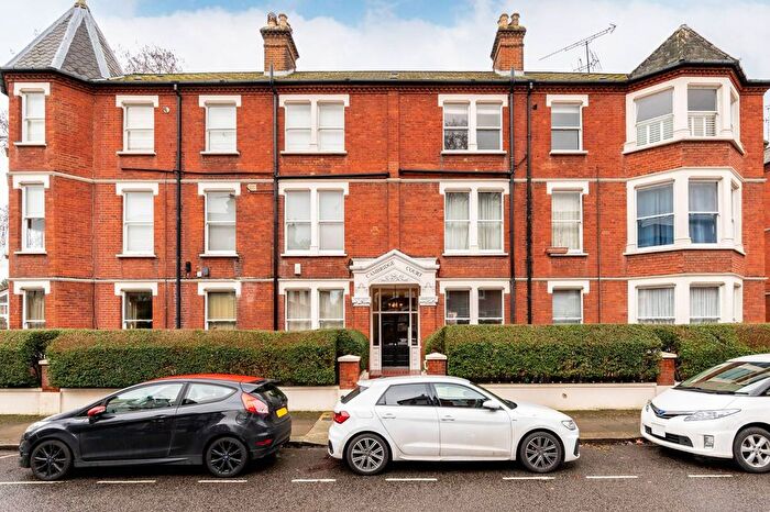 2 Bedroom Flat To Rent In Clevedon Road, Richmond, Twickenham, TW1