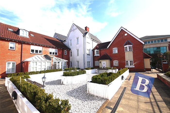 1 Bedroom Maisonette To Rent In The Square, Chatham Way, Brentwood, CM14